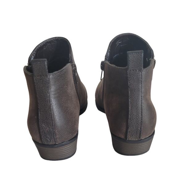 Pierre Dumas Women's Side Zip Block Heel Grey Leather Ankle Booties Size: 7 - Picture 5 of 6